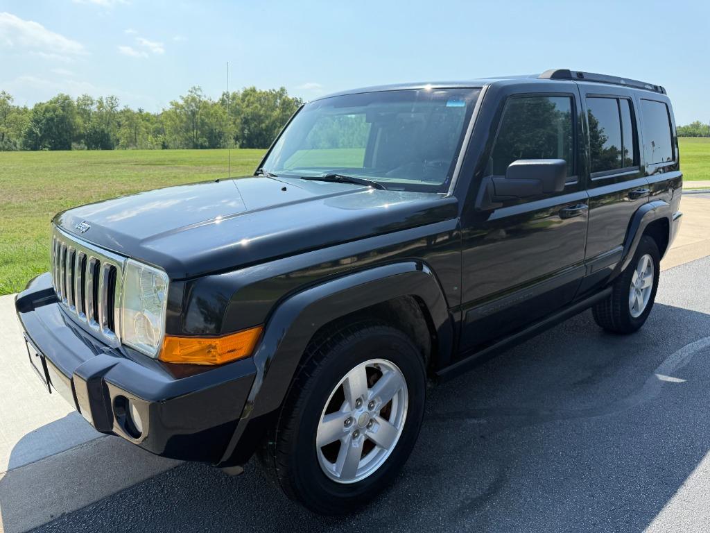 2008 Jeep Commander Sport