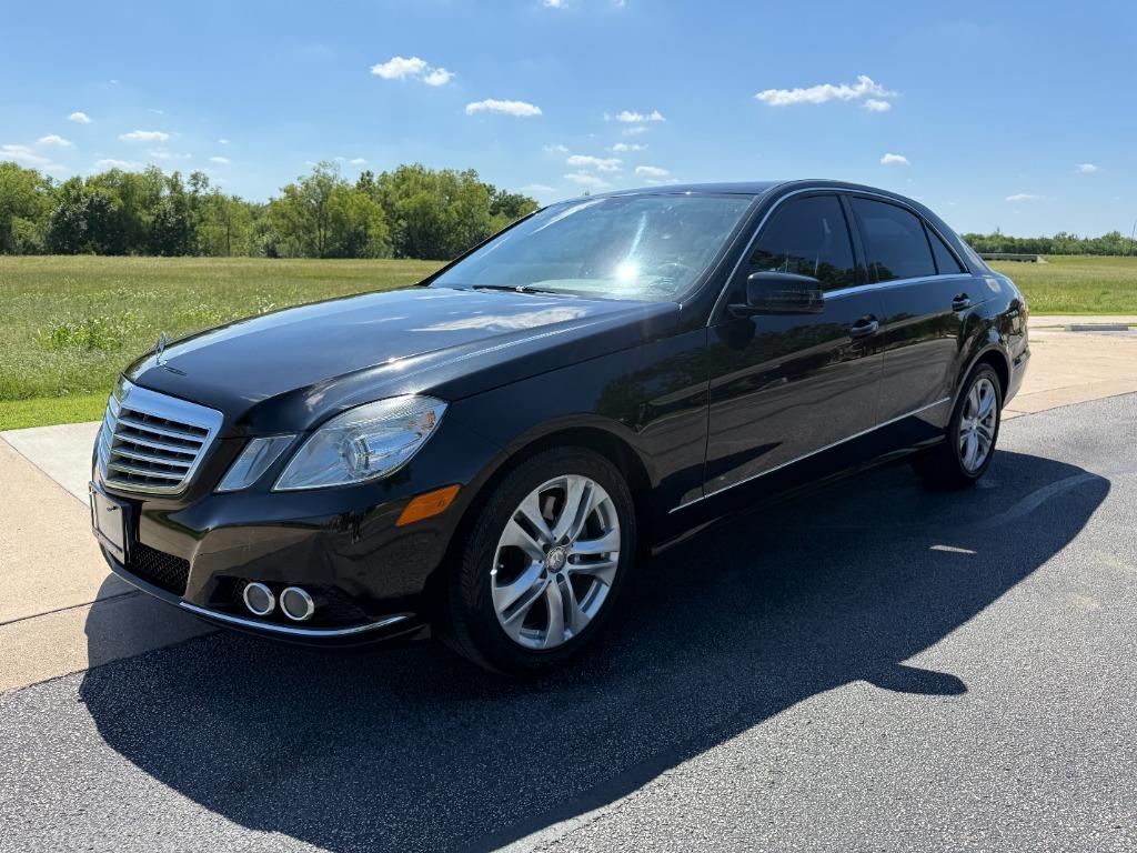2011 Mercedes-Benz E-Class's photo