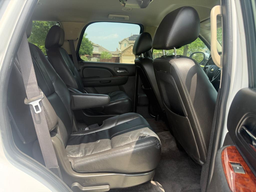 2011 Chevrolet Tahoe LT - Photo 17