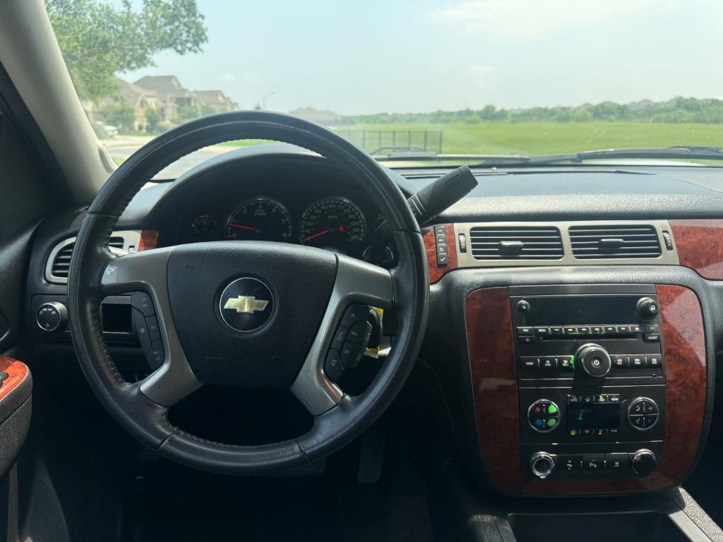 2011 Chevrolet Tahoe LT - Photo 11