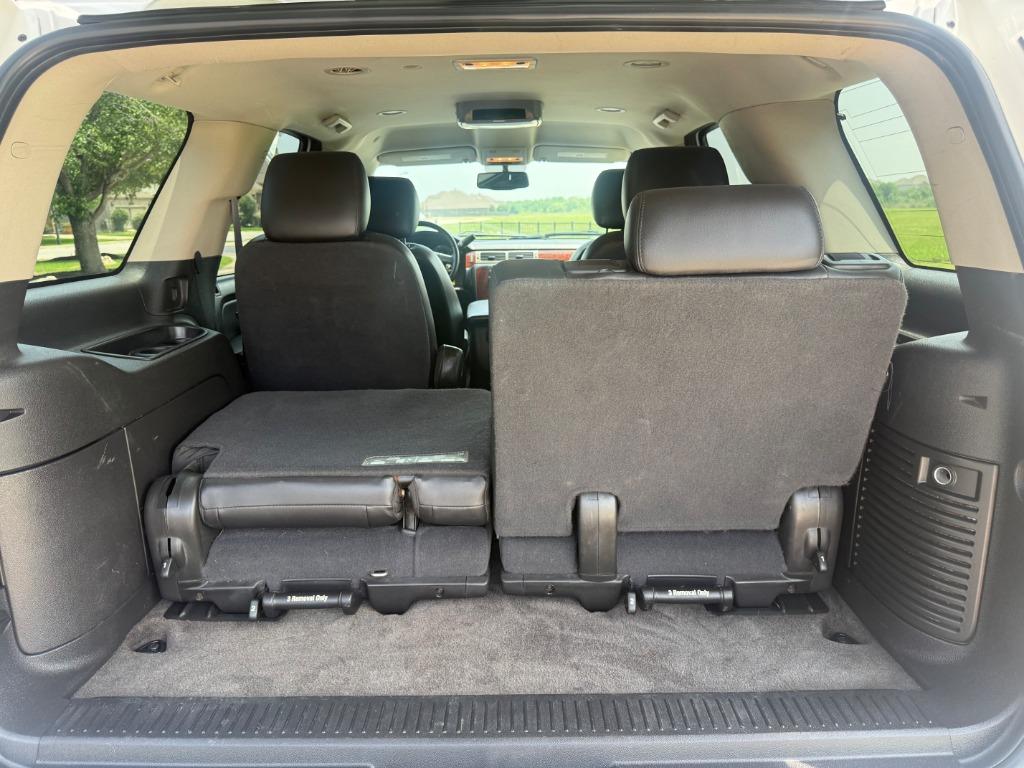 2011 Chevrolet Tahoe LT - Photo 16
