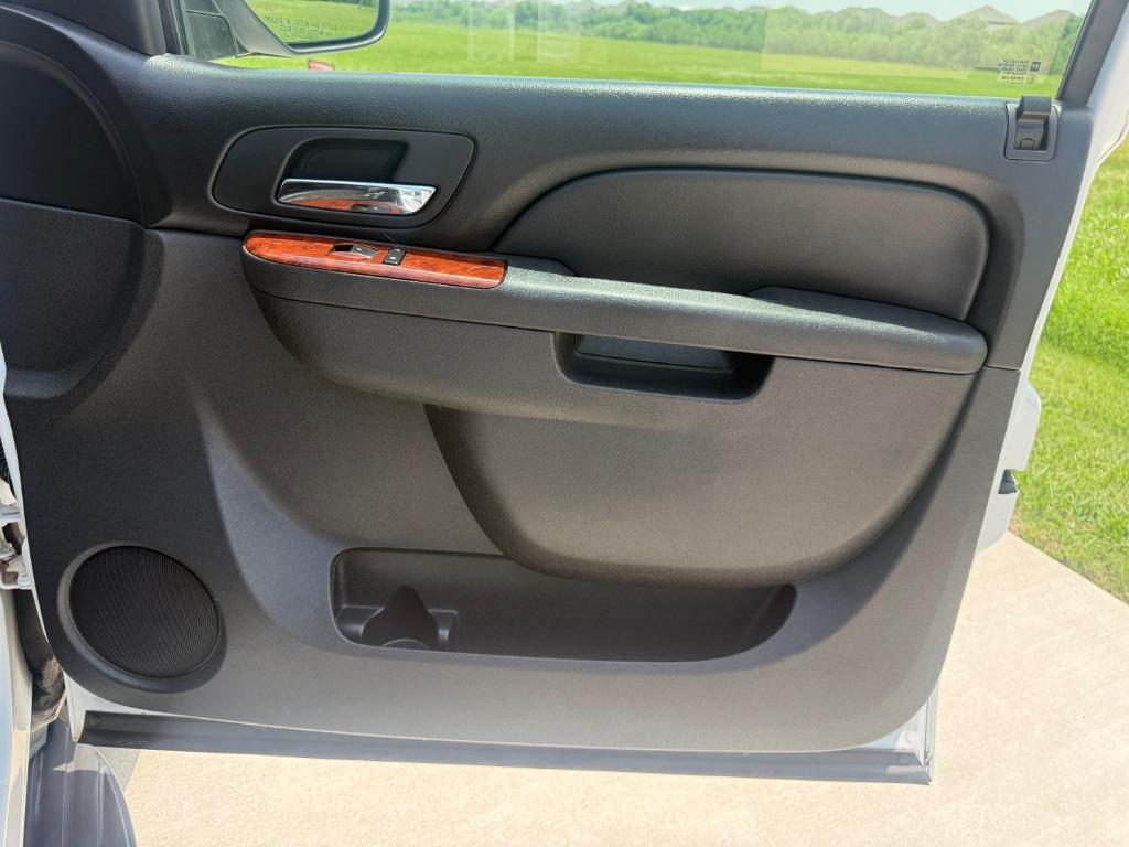 2011 Chevrolet Tahoe LT - Photo 20