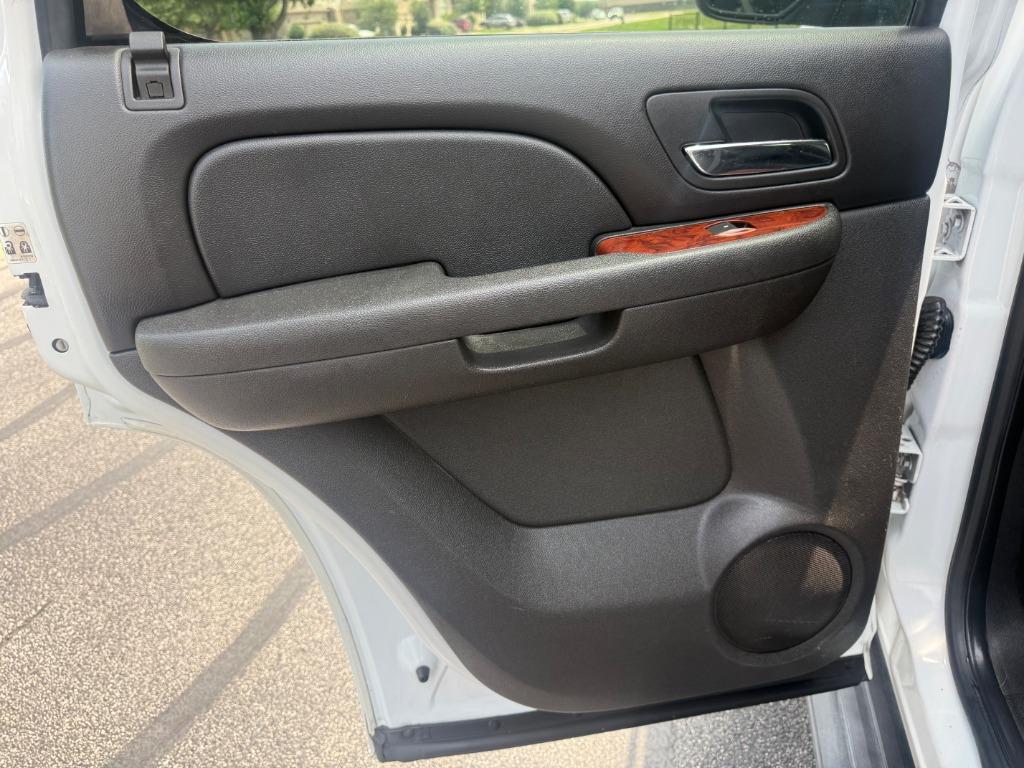 2011 Chevrolet Tahoe LT - Photo 15
