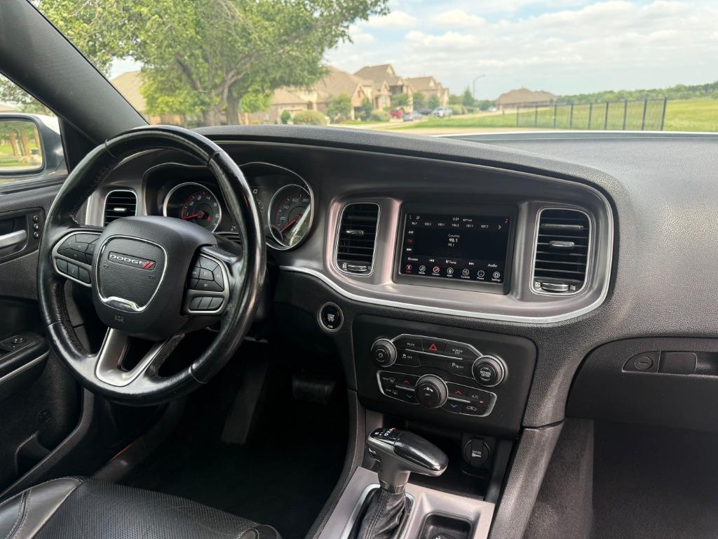 2020 Dodge Charger SXT - Photo 11