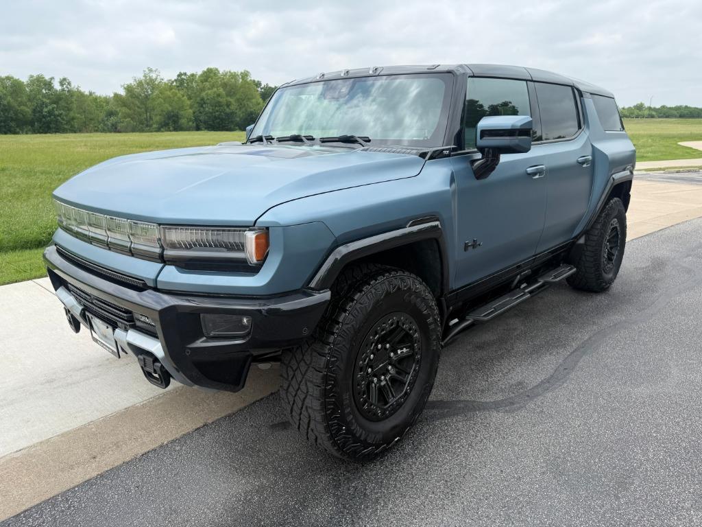 2024 GMC Hummer EV 3X SUV's photo