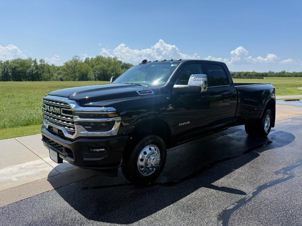 2025 RAM 3500 Limited/Longhorn 4X4 Crew Cab LWB's photo