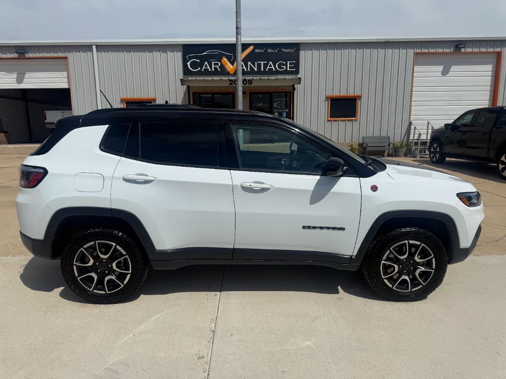 2025 Jeep Compass Trailhawk - Photo 6