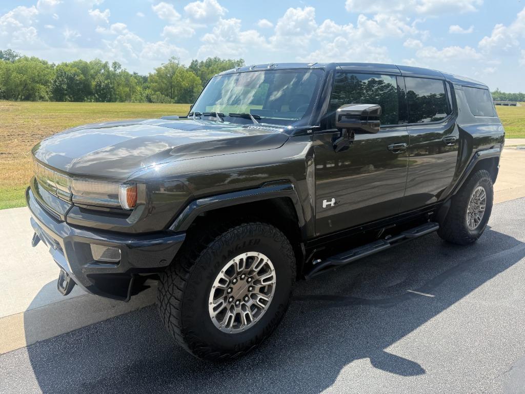 2025 GMC Hummer EV 3X SUV's photo