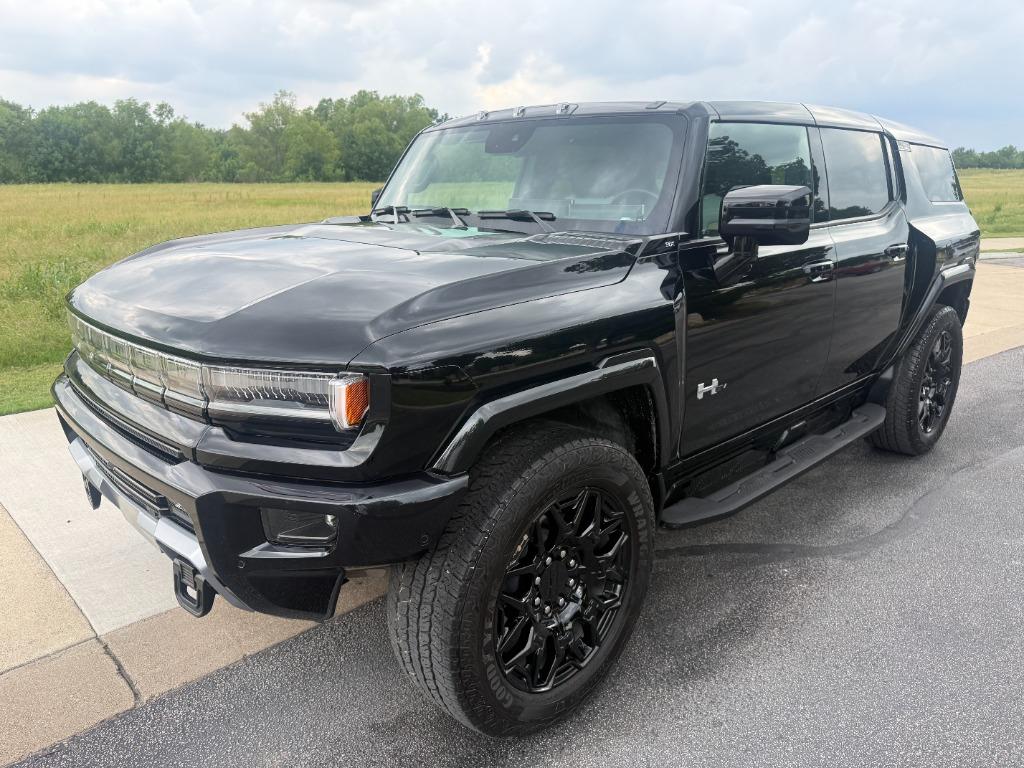 2025 GMC Hummer EV 3X SUV's photo